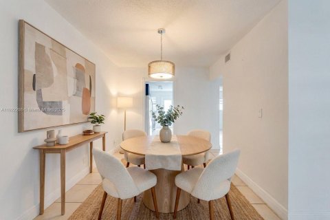 Copropriété à vendre à North Miami Beach, Floride: 1 chambre, 74.32 m2 № 1976129 - photo 7