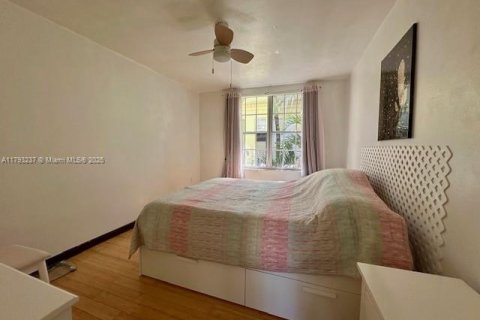 Condominio en alquiler en Miami Beach, Florida, 2 dormitorios, 54.35 m2 № 1712572 - foto 10