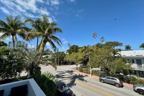 Condominio en alquiler en Miami Beach, Florida, 2 dormitorios, 54.35 m2 № 1712572 - foto 6