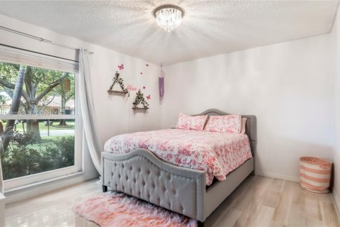 Villa ou maison à vendre à Coral Springs, Floride: 3 chambres, 152.64 m2 № 1973919 - photo 21