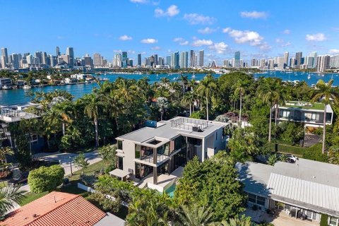 Casa en venta en Miami Beach, Florida, 6 dormitorios, 398.18 m2 № 2002673 - foto 17