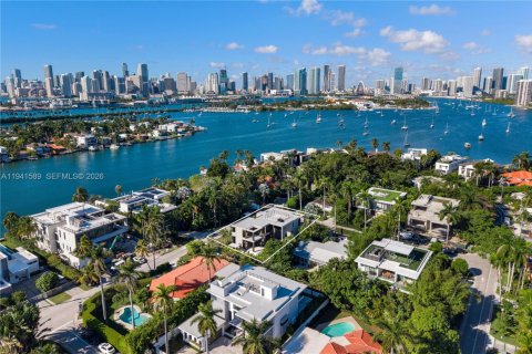 Casa en venta en Miami Beach, Florida, 6 dormitorios, 398.18 m2 № 2002673 - foto 18