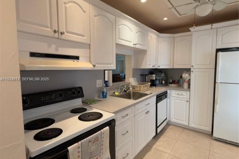 Condo à Lauderdale Lakes, Floride, 2 chambres  № 2038992