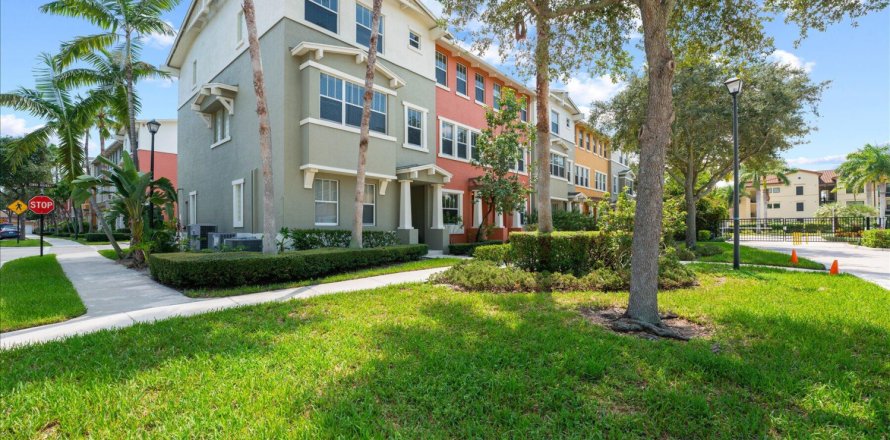 Condo in West Palm Beach, Florida, 3 bedrooms № 1100867