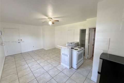 Apartment in Miami, Florida 188.96 sq.m. № 2031746 - photo 3