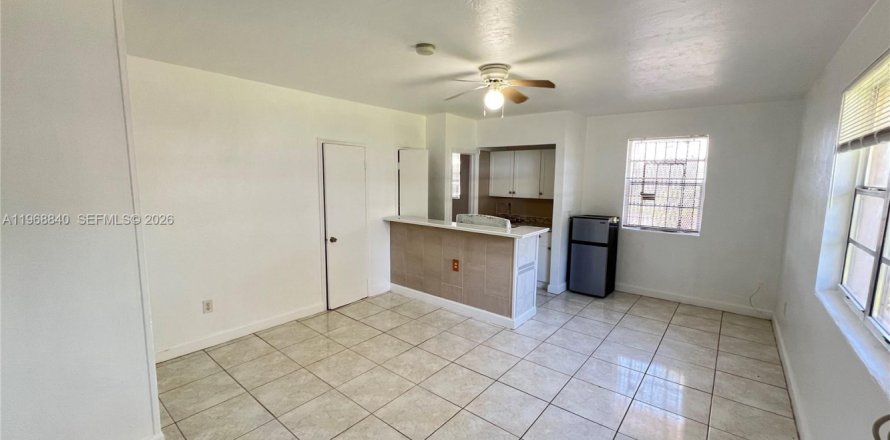 Studio in Miami, Florida № 2031746