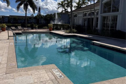 Condo in Pembroke Pines, Florida, 2 bedrooms  № 2000595 - photo 19