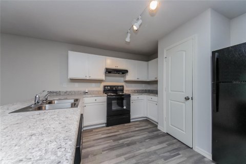 Снять в аренду виллу или дом в Пайнсиана, Флорида 6 комнат, 130.06м2, № 1843402 - фото 7