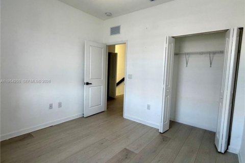 Adosado en alquiler en Miami, Florida, 3 dormitorios, 137.31 m2 № 2010218 - foto 27