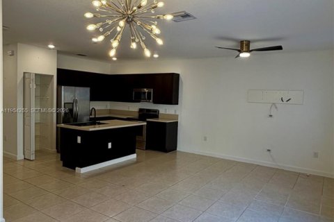 Adosado en alquiler en Miami, Florida, 3 dormitorios, 137.31 m2 № 2010218 - foto 5