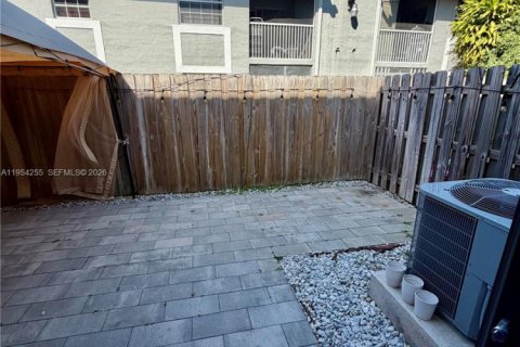 Adosado en alquiler en Miami, Florida, 3 dormitorios, 137.31 m2 № 2010218 - foto 11