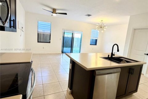 Adosado en alquiler en Miami, Florida, 3 dormitorios, 137.31 m2 № 2010218 - foto 9