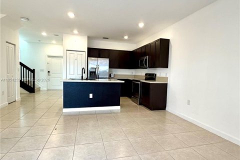 Adosado en alquiler en Miami, Florida, 3 dormitorios, 137.31 m2 № 2010218 - foto 4