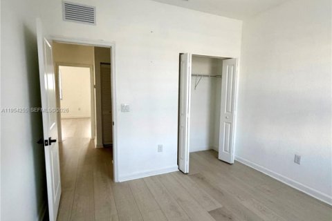 Adosado en alquiler en Miami, Florida, 3 dormitorios, 137.31 m2 № 2010218 - foto 26