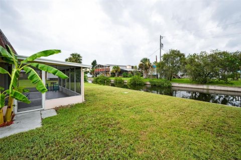 House in Hudson, Florida 2 bedrooms, 89.19 sq.m. № 1850943 - photo 4