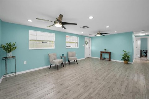 House in Hudson, Florida 2 bedrooms, 89.19 sq.m. № 1850943 - photo 11