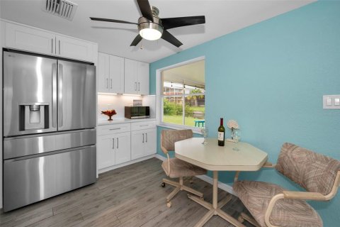House in Hudson, Florida 2 bedrooms, 89.19 sq.m. № 1850943 - photo 16