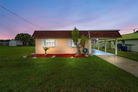 House in Hudson, Florida 2 bedrooms, 89.19 sq.m. № 1850943 - photo 1