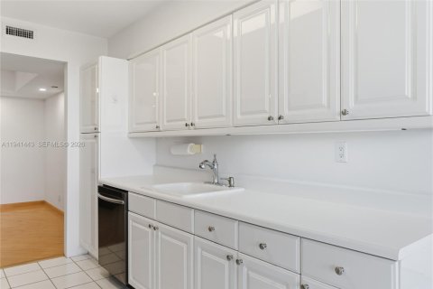 Copropriété à louer à Aventura, Floride: 2 chambres, 142.14 m2 № 1999145 - photo 16