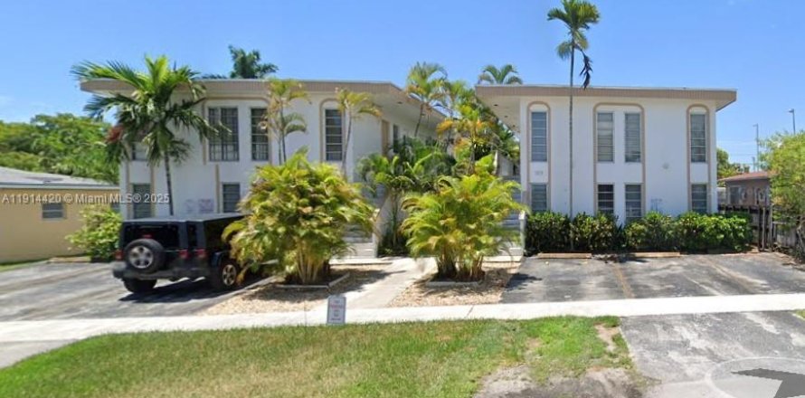 Дом в Холливуд, Флорида 1 спальня, 69.68м2 № 1969988