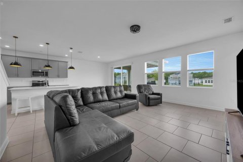 House in Davenport, Florida 5 bedrooms, 305.28 sq.m. № 2210924 - photo 16