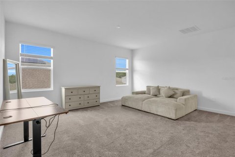 House in Davenport, Florida 5 bedrooms, 305.28 sq.m. № 2210924 - photo 19