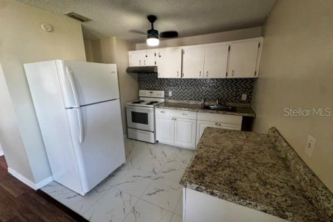 House in Tampa, Florida 2 bedrooms, 80.27 sq.m. № 2379049 - photo 7