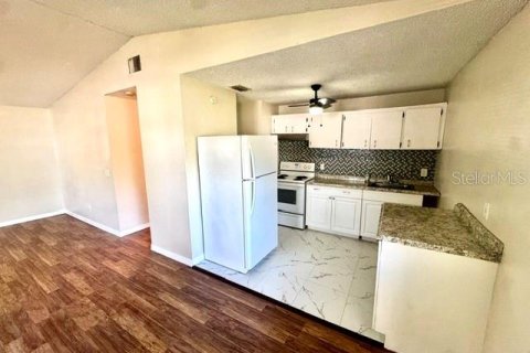 House in Tampa, Florida 2 bedrooms, 80.27 sq.m. № 2379049 - photo 9