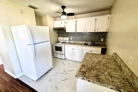 House in Tampa, Florida 2 bedrooms, 80.27 sq.m. № 2379049 - photo 6