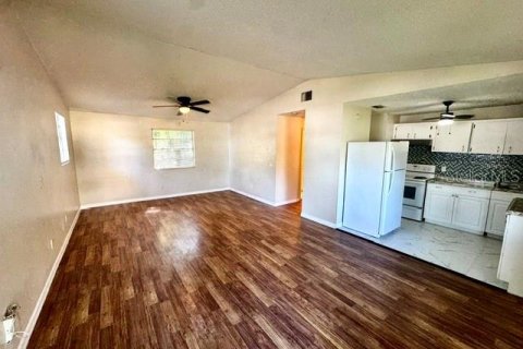 House in Tampa, Florida 2 bedrooms, 80.27 sq.m. № 2379049 - photo 2