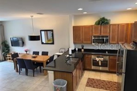Adosado en venta en Kissimmee, Florida, 2 dormitorios, 125.42 m2 № 1900723 - foto 3