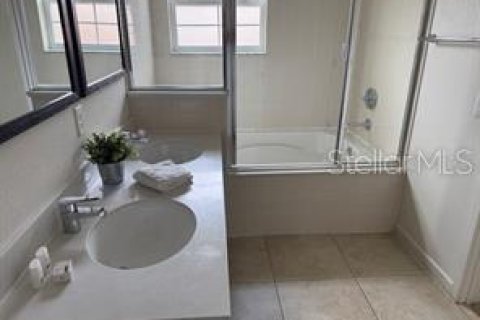 Adosado en venta en Kissimmee, Florida, 2 dormitorios, 125.42 m2 № 1900723 - foto 12