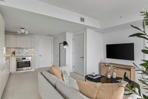 Condo in Miami, Florida, 2 bedrooms  № 1994367 - photo 4