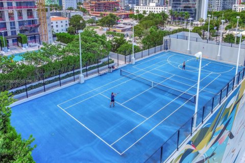 Condo in Miami, Florida, 2 bedrooms  № 1994367 - photo 30