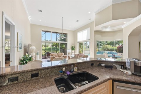 Casa en venta en Weston, Florida, 5 dormitorios, 416.85 m2 № 2007789 - foto 18