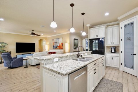 House in Windermere, Florida 4 bedrooms, 303.79 sq.m. № 1807336 - photo 16