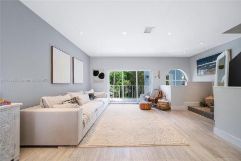 Adosado en venta en Hollywood, Florida, 3 dormitorios, 185.8 m2 № 1958892 - foto 27