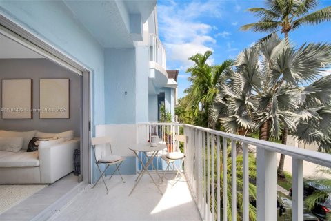 Adosado en venta en Hollywood, Florida, 3 dormitorios, 185.8 m2 № 1958892 - foto 1
