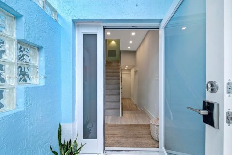 Adosado en venta en Hollywood, Florida, 3 dormitorios, 185.8 m2 № 1958892 - foto 5