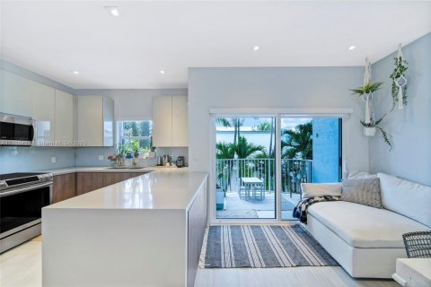 Adosado en venta en Hollywood, Florida, 3 dormitorios, 185.8 m2 № 1958892 - foto 8