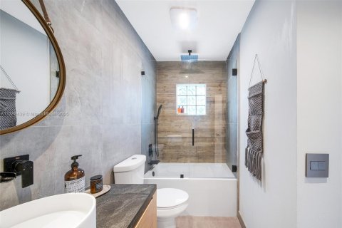 Adosado en venta en Hollywood, Florida, 3 dormitorios, 185.8 m2 № 1958892 - foto 26