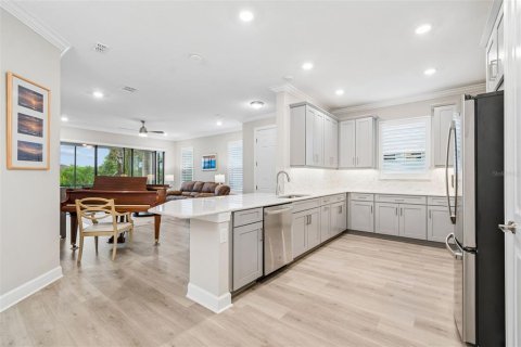 House in Wesley Chapel, Florida 2 bedrooms, 157.38 sq.m. № 2316635 - photo 2