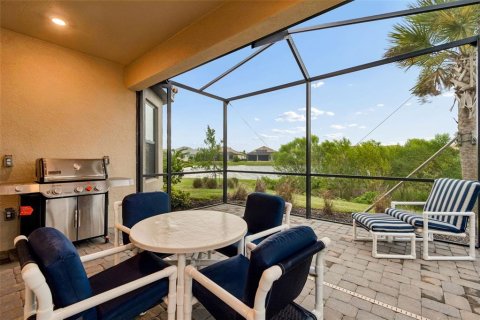 House in Wesley Chapel, Florida 2 bedrooms, 157.38 sq.m. № 2316635 - photo 3