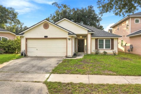 House in Gainesville, Florida 3 bedrooms, 152.82 sq.m. № 2424170 - photo 7