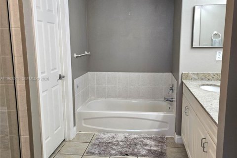 Condo in Palm Coast, Florida, 3 bedrooms  № 2025425 - photo 18