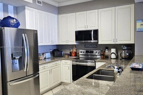 Condo in Palm Coast, Florida, 3 bedrooms  № 2025425 - photo 7