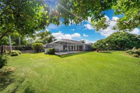 Villa ou maison à vendre à Palmetto Bay, Floride: 3 chambres, 199.09 m2 № 1898380 - photo 24