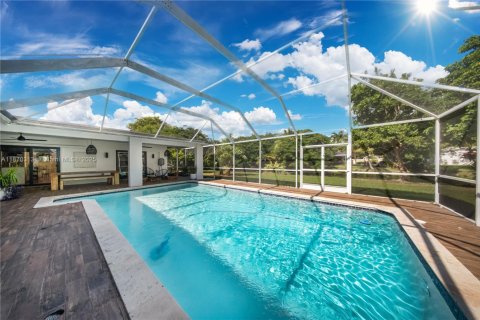 Villa ou maison à vendre à Palmetto Bay, Floride: 3 chambres, 199.09 m2 № 1898380 - photo 23