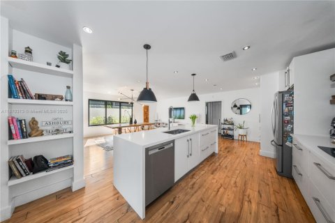 Villa ou maison à vendre à Palmetto Bay, Floride: 3 chambres, 199.09 m2 № 1898380 - photo 11