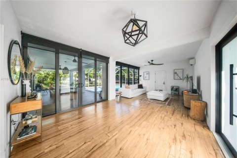 Villa ou maison à vendre à Palmetto Bay, Floride: 3 chambres, 199.09 m2 № 1898380 - photo 5